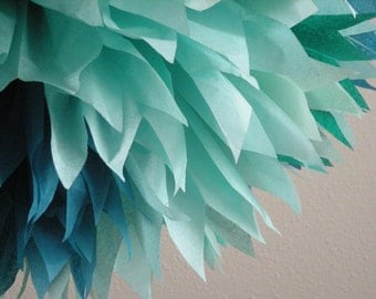 Poolside ... 1 tissue paper pom // wedding decorations // diy // birthday // nursery // anniversary // party decorations