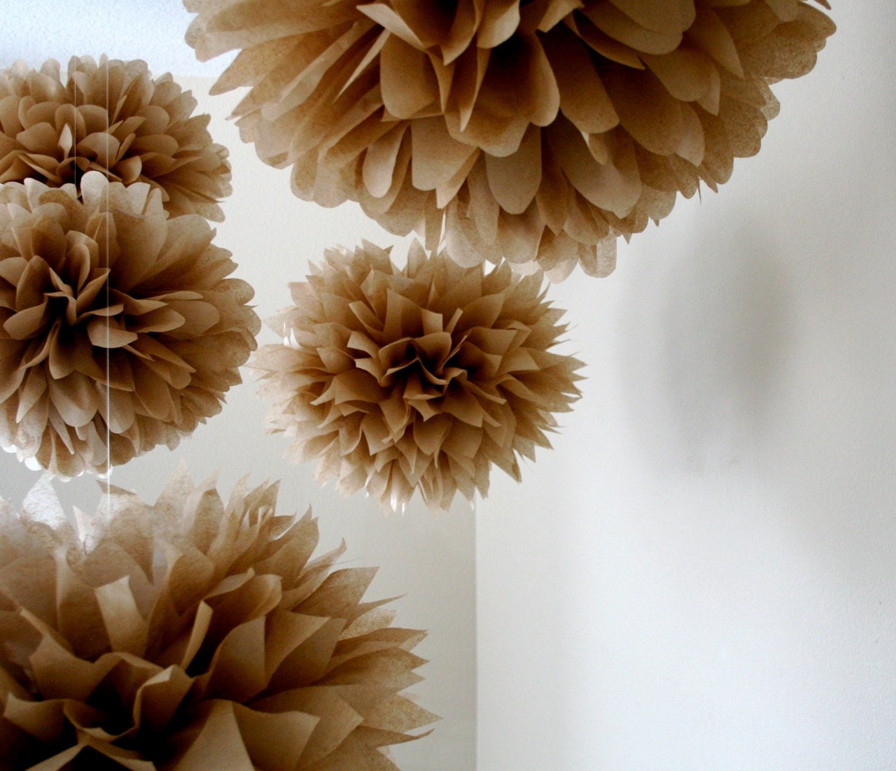 The Kraft Project ... 10 tissue paper poms // DIY // wedding decorations // indie // anniversary // housewarming party // gift Il_570xn
