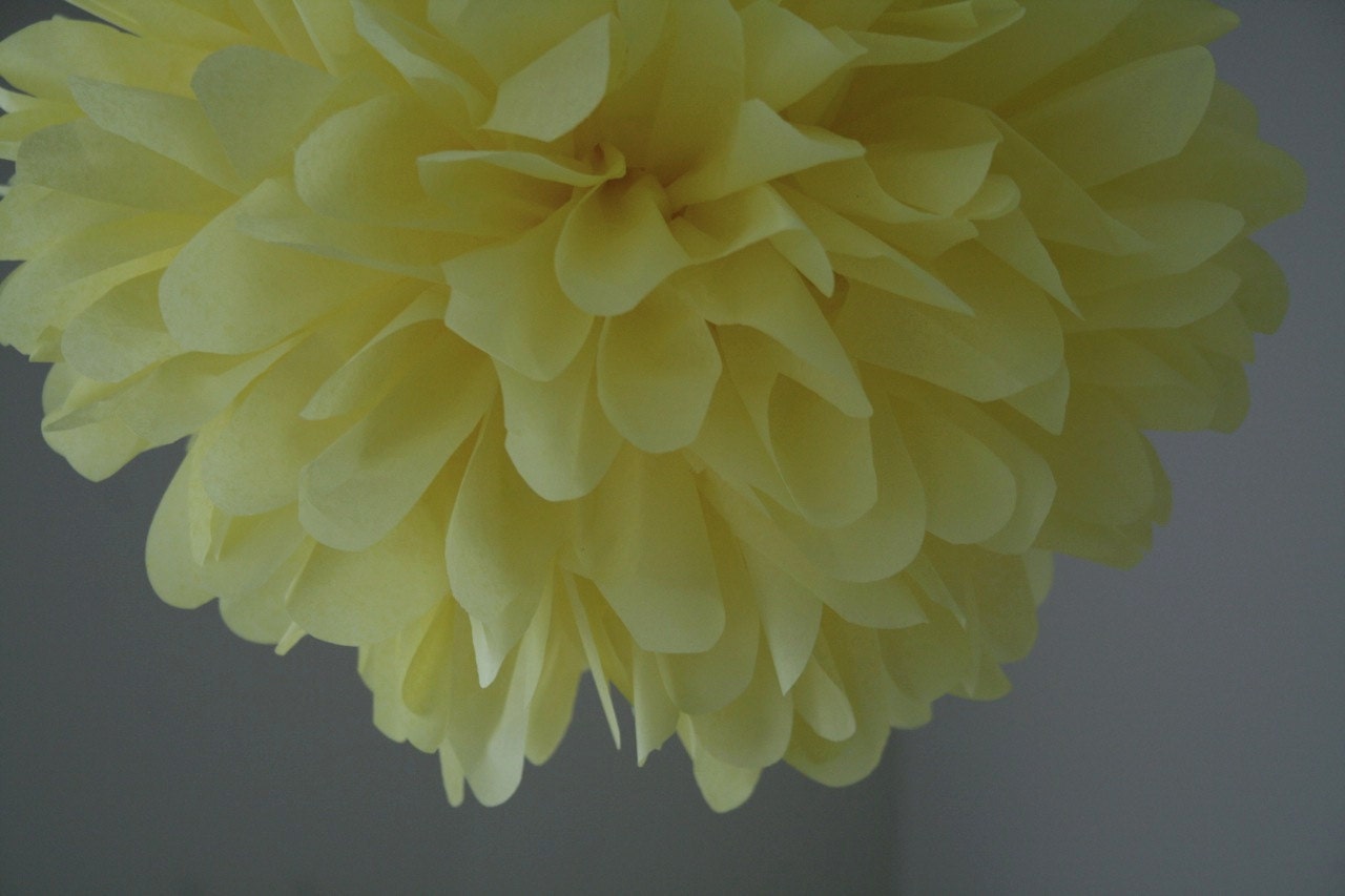 Pale Yellow ... 1 tissue paper pom // diy // wedding decorations // indie // birthday party // classroom decoration