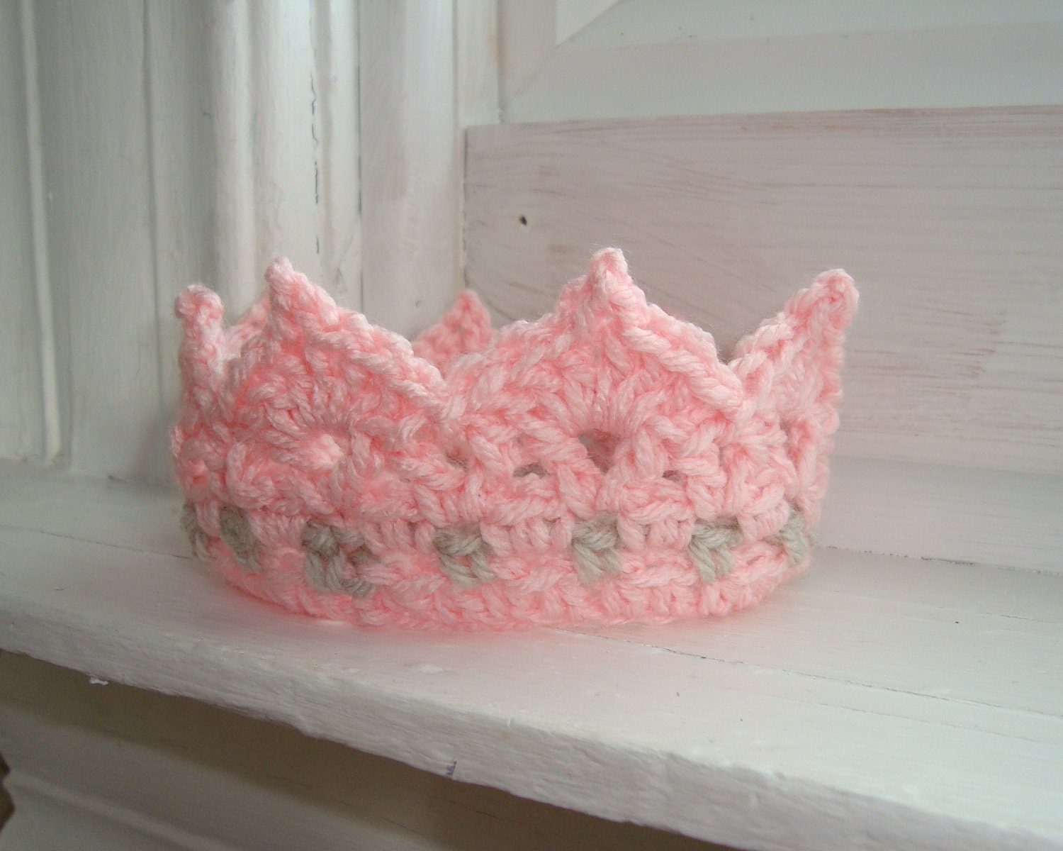 CROCHET PATTERN  - Digital Download Princess or Prince Crochet Crown  Newborn PATTERN 002  - Great Photography Prop pattern
