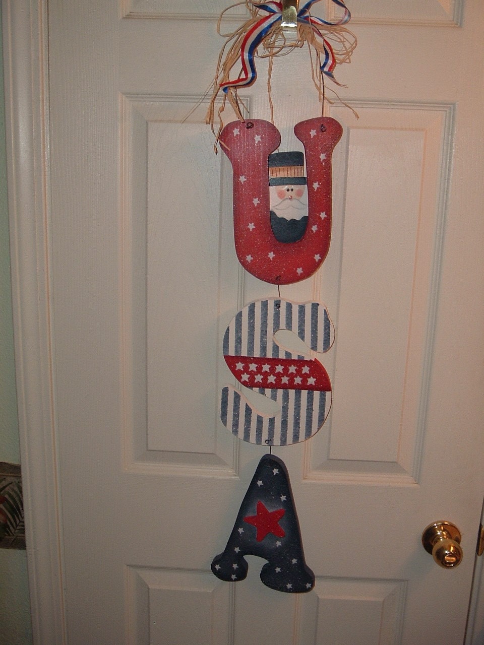 USA hanging door letters