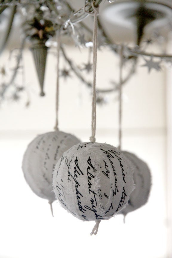 Christmas ornaments / Christmas decorations - Hymn ragballs - WHITE (set of 3)