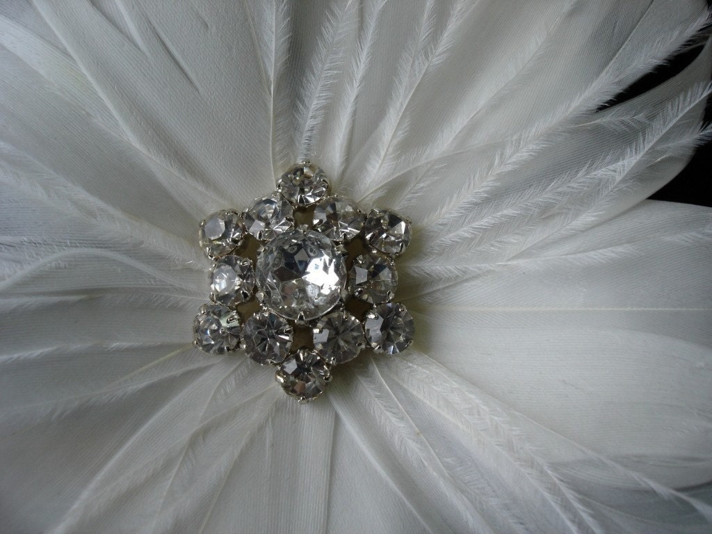Fascinator, Wedding Hair Accessory, Ivory Feather Flower Fascinator, Head Piece, Feather Hairclip, Bridal Fascinator