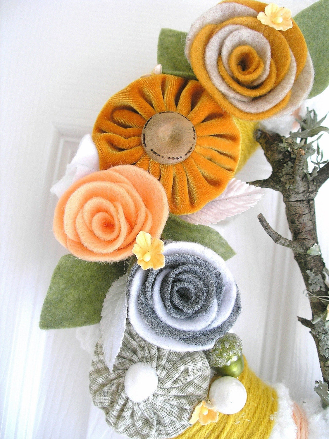 Fluffy White and Mustard White Owl Yarn Wreath - The Original Felt and Yarn Wreath