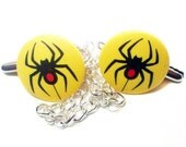 Black Widow Sweater Clip