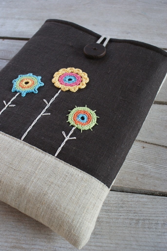 Laptop sleeve for macbook 13 inch /linen /handmade wooden button