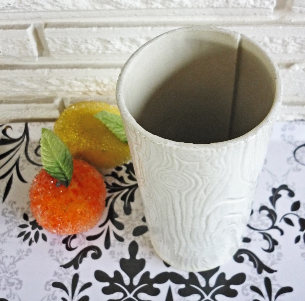 Faux Bois Stoneware Vase in creamy white