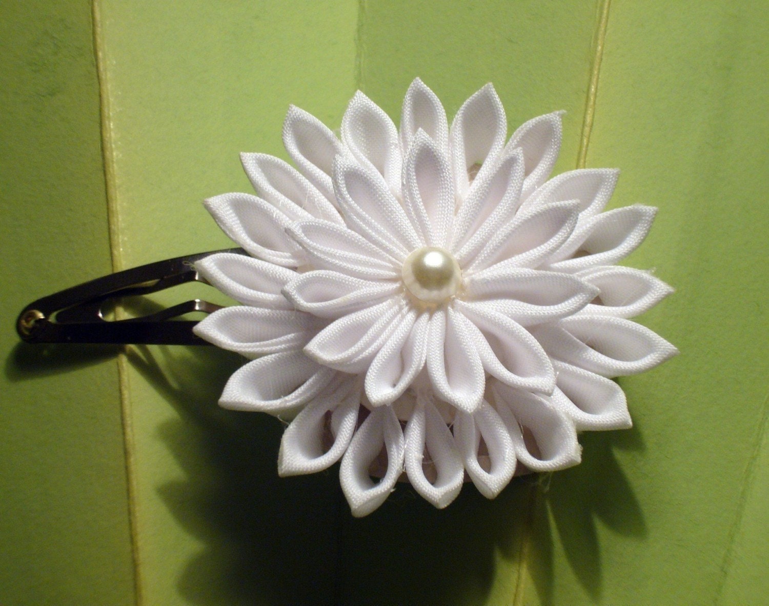 White Elegance Japanese Kanzashi Barrette