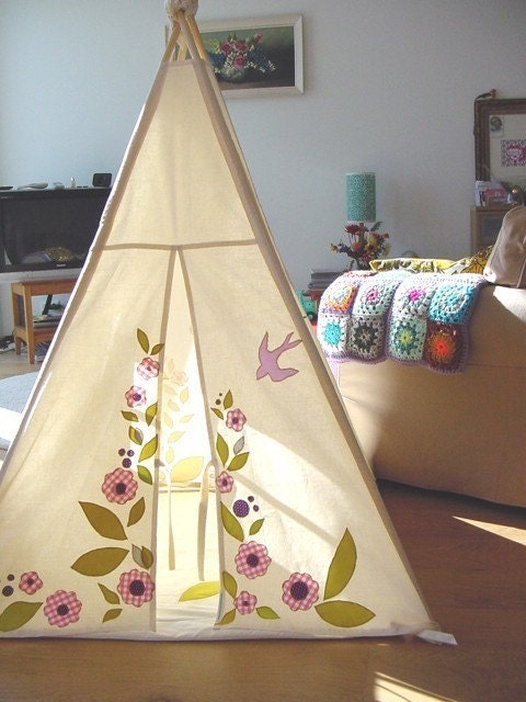 Indoor play tent - pinks