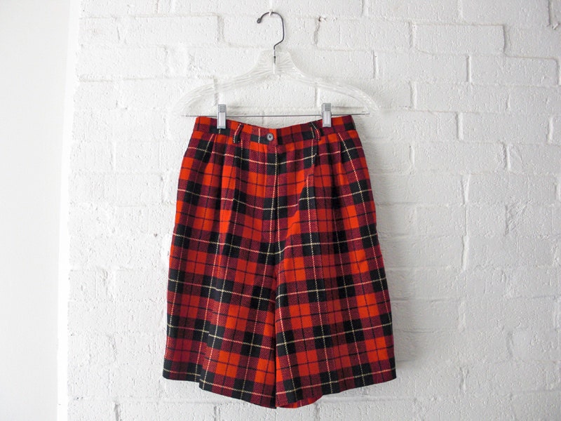 Vintage PENDLETON SHORTS - Red Tartan Plaid Wool Fashion Shorts