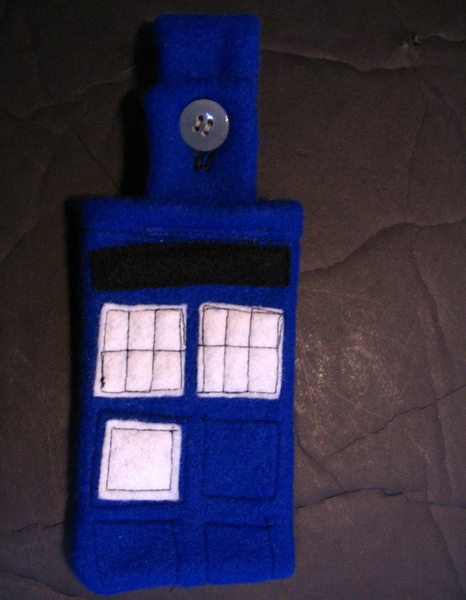 Custom TARDIS belt pouch for Droid iPhone iPod iTouch gadget Sleeve/ case/ tech cozy or belt pouch made to your size/ Dr Who police box