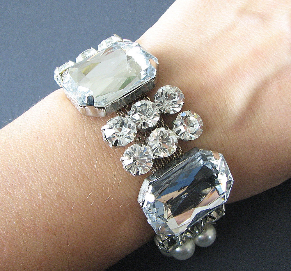 Bridesmaid Jewelry Rhinestone Bridal Bracelet Vintage Wedding Jewelry Crystal and Pearl Bridesmaid Bracelet
