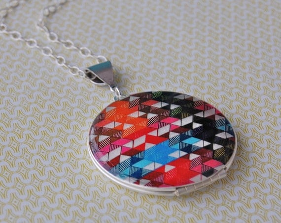 The Color Study II Locket - Vintage - Fine Silver