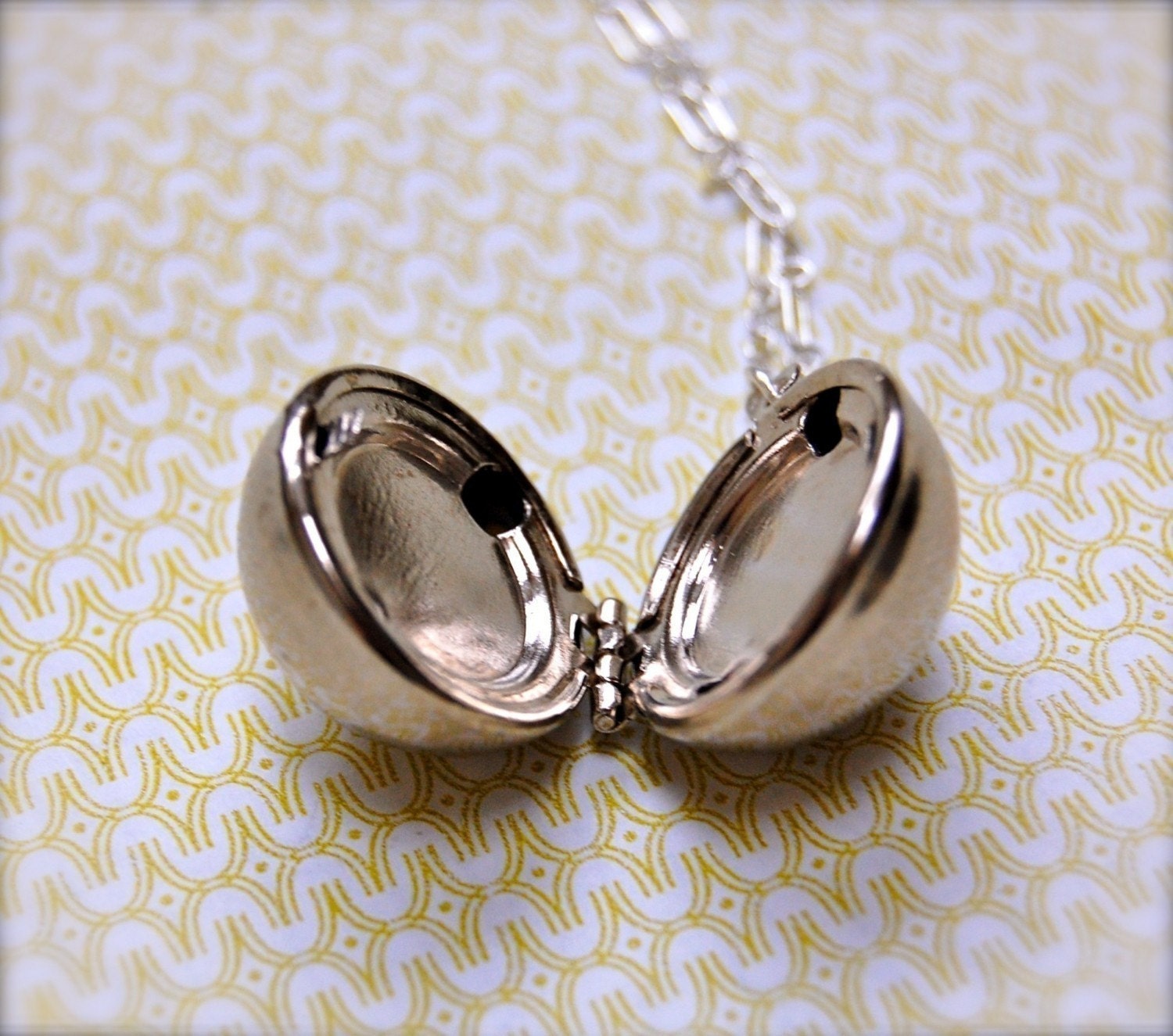Silver Orb Locket - Vintage