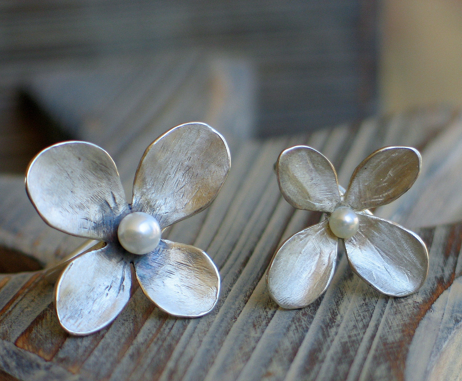 LARGE - Pearl Flower Ring in Sterling silver