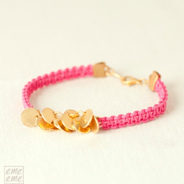Bracelet gold-plated brass charms and macrame knots - Fuchsia - rope jewelry - bangle - friendship bracelet - Mother's Day Gifts
