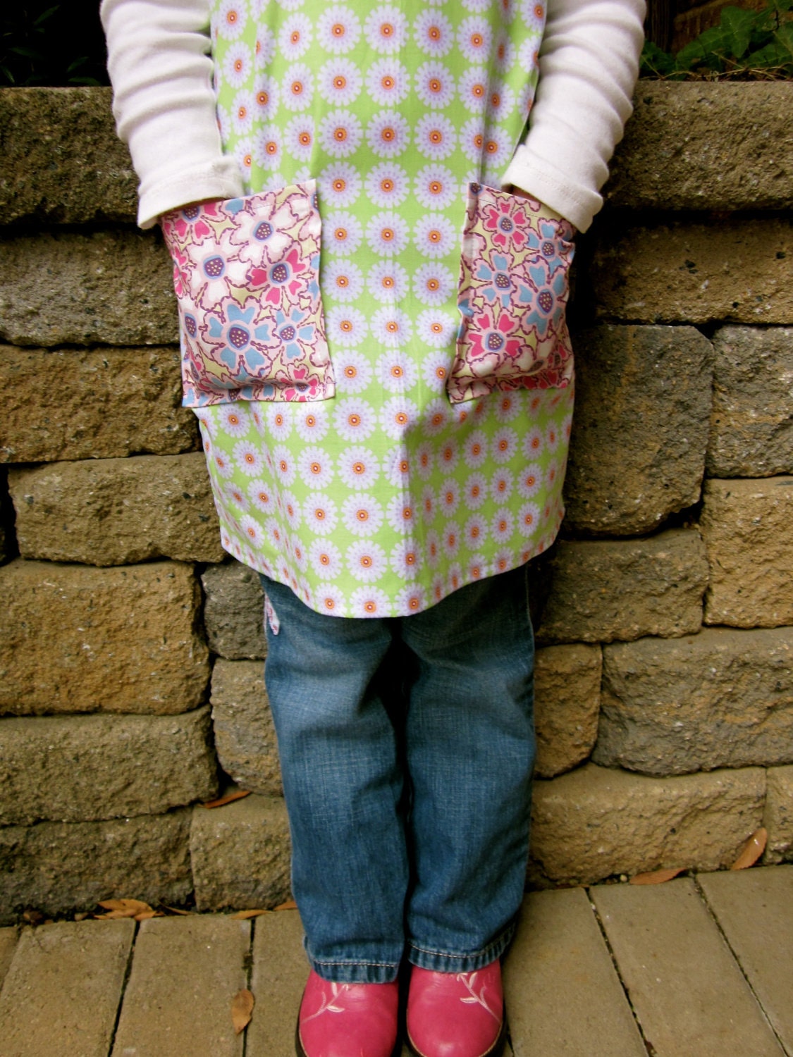 Green Daisies Child Apron