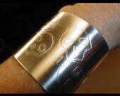 metal skull cuffs