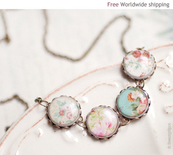 Flower bib necklace - Shabby Chic (BN006)
