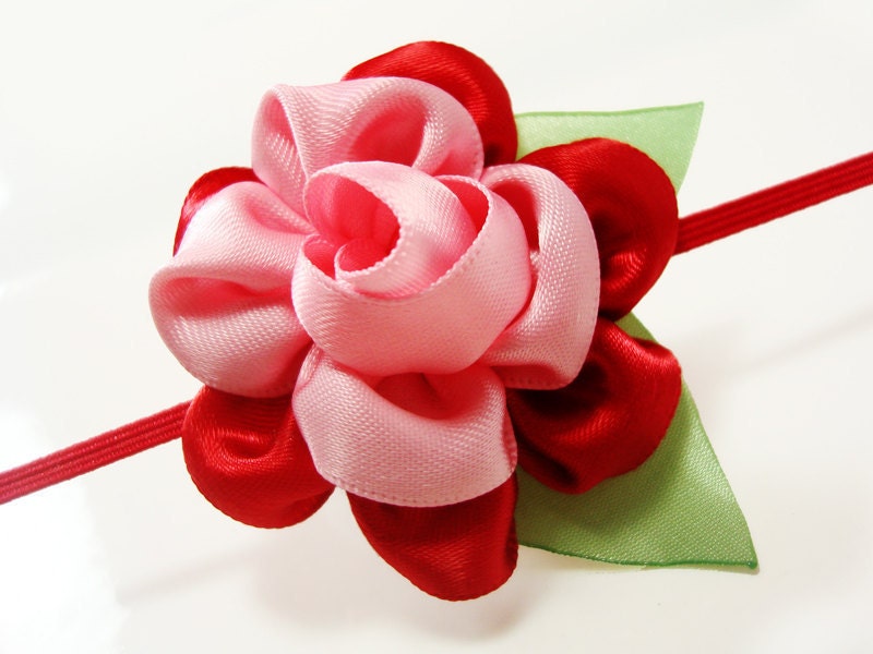 Urbi / Red and pink center large cabbage rose skinny headband