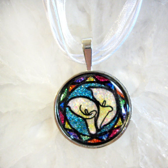 SALE: Calla Lily Glitter Pendant