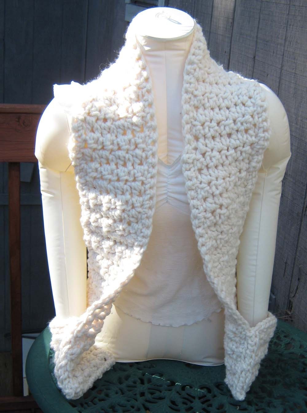 Crocheted Knit Cream/Ecru Wool Blend Pocket Scarf Chunky Free US Shipping