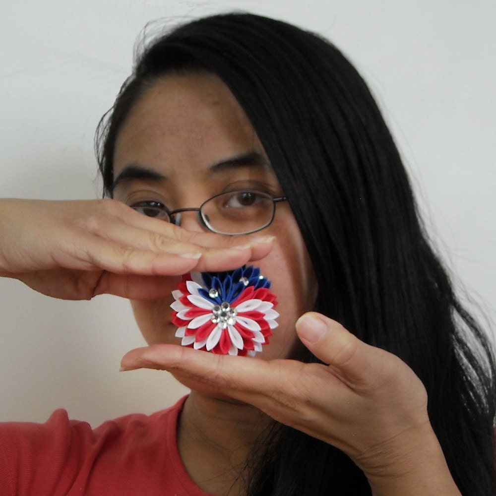 Tsumami Kanzashi Hairclip, USA Kusudama