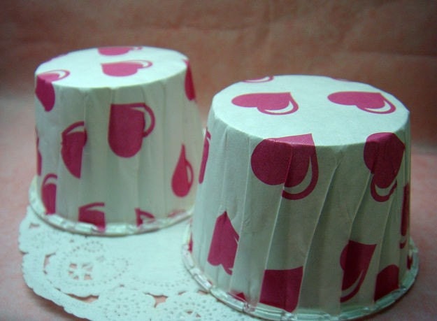 Cute Pink Hearts 1 1/2-inch cupcake cups (set of 25)