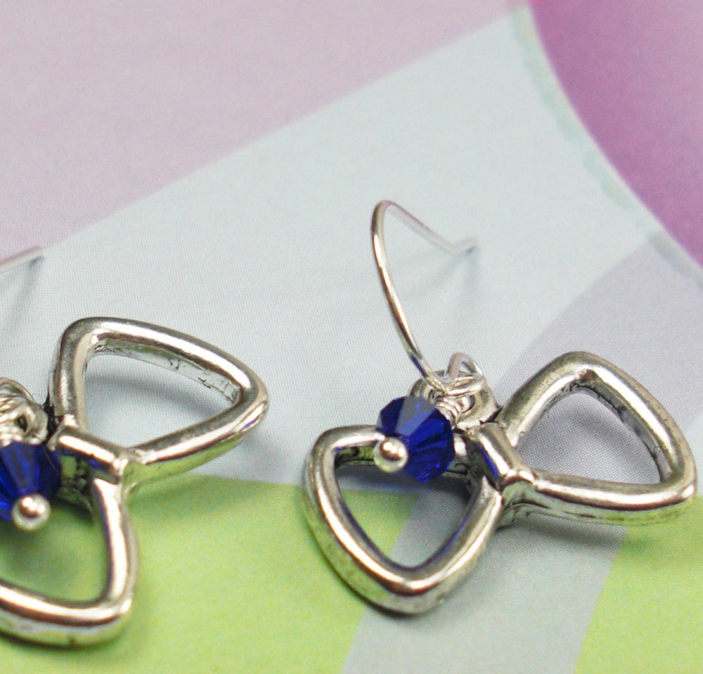 Eleventh Doctor Inspired Earrings: I Wear Bowties