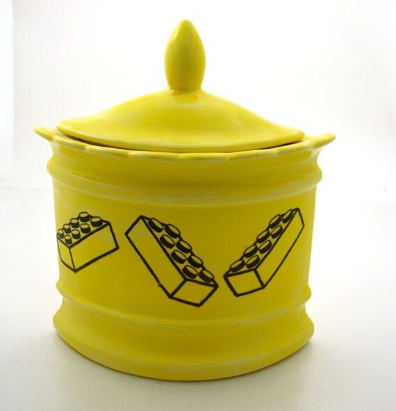 Lego (R) Kitchen Canister Triangular Bright Sunshine yellow
