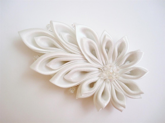 White Kanzashi Clip White Tsumami Kanzashi White Bridal Kanzashi Hair Clip Japanese Hair Clip Comet