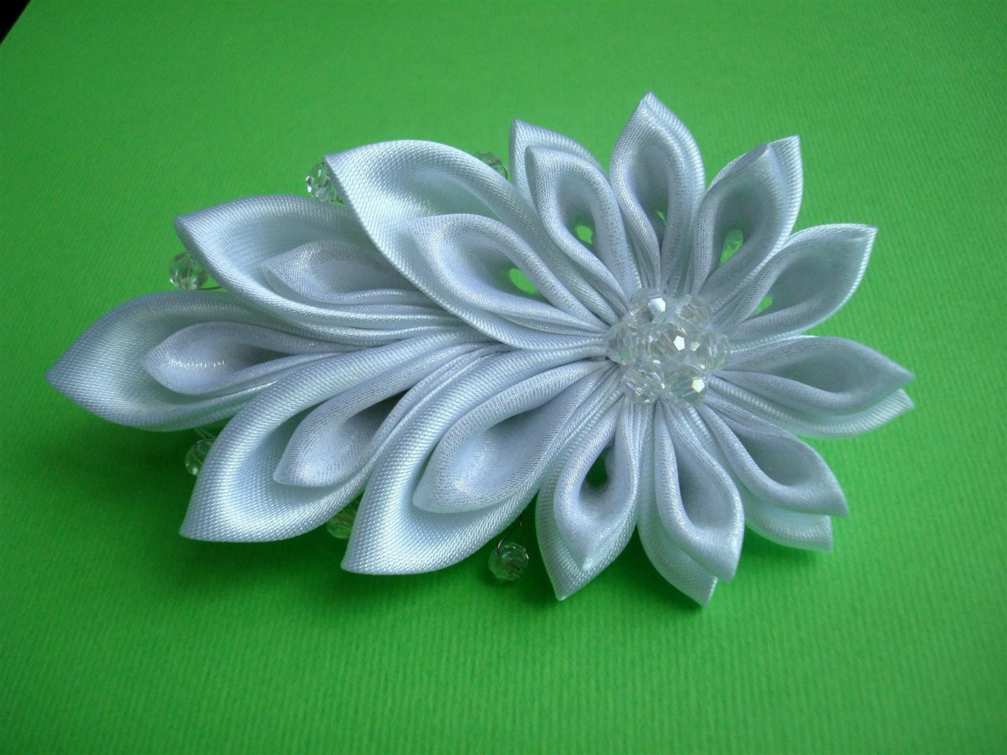 White Kanzashi Clip White Tsumami Kanzashi White Bridal Kanzashi Hair Clip Japanese Hair Clip Comet
