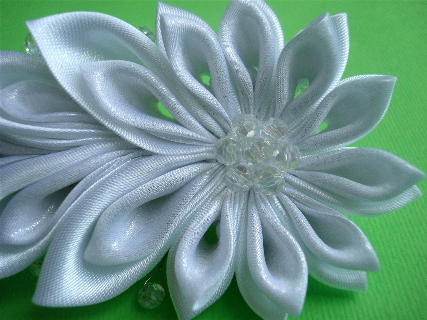 White Kanzashi Clip White Tsumami Kanzashi White Bridal Kanzashi Hair Clip Japanese Hair Clip Comet