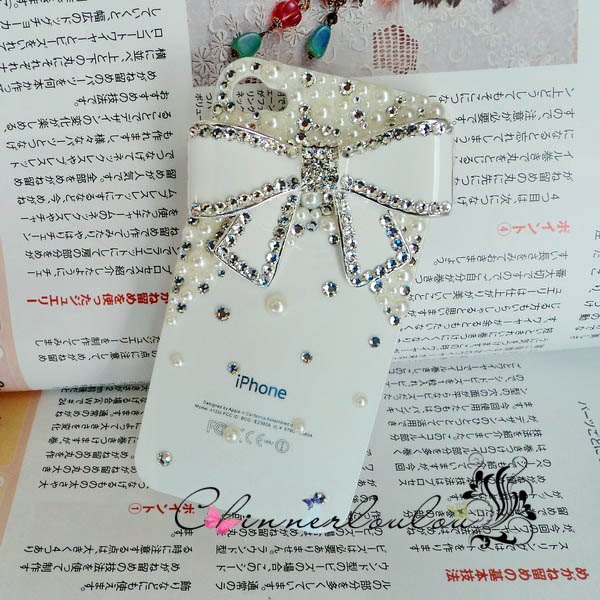 White apple iphone 4 4s case, swarovski crystal rhinestone and pearl bow US seller, fast shipping