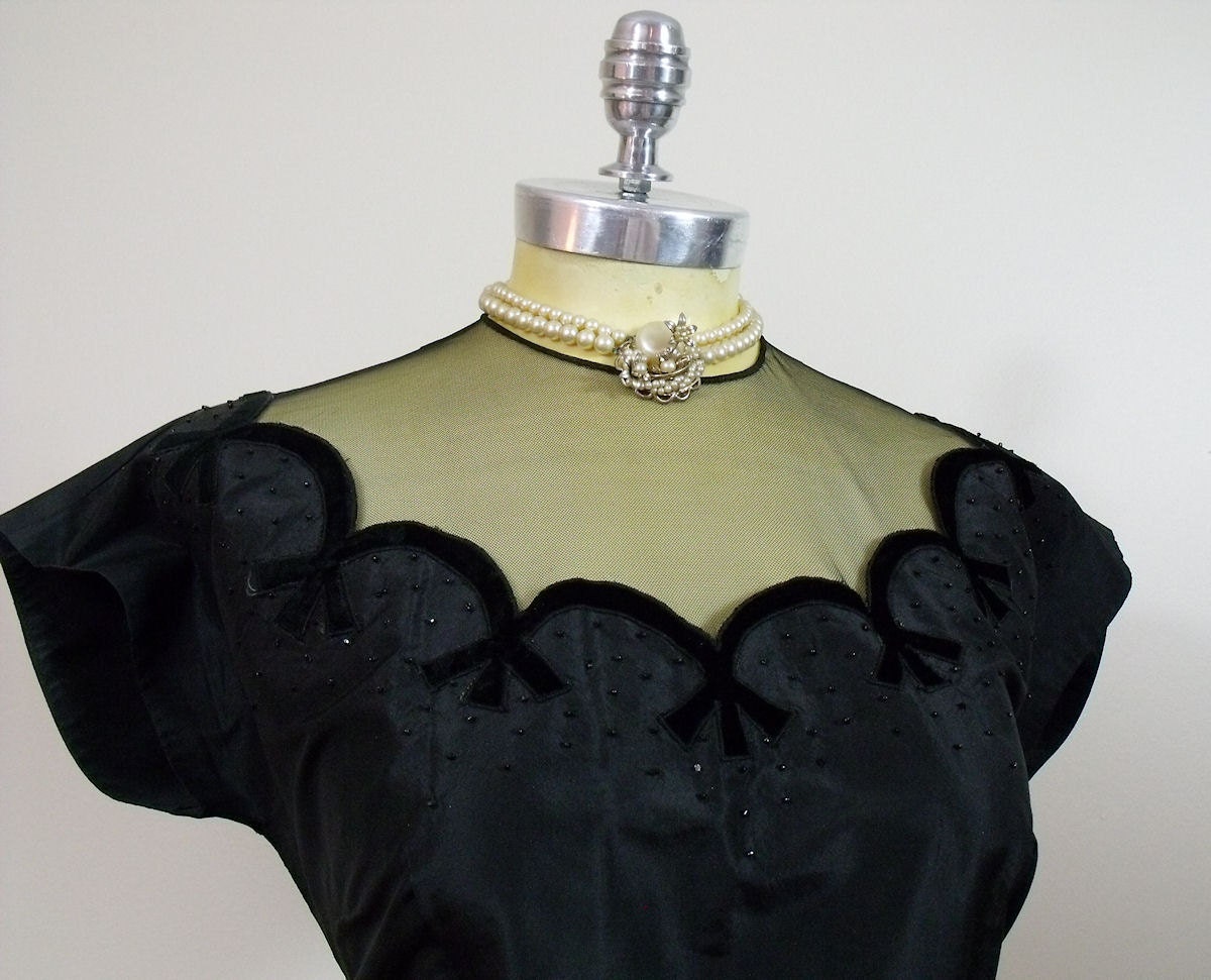 Vintage 1950s Wiggle Dress / Bows/ Silk / Velvet