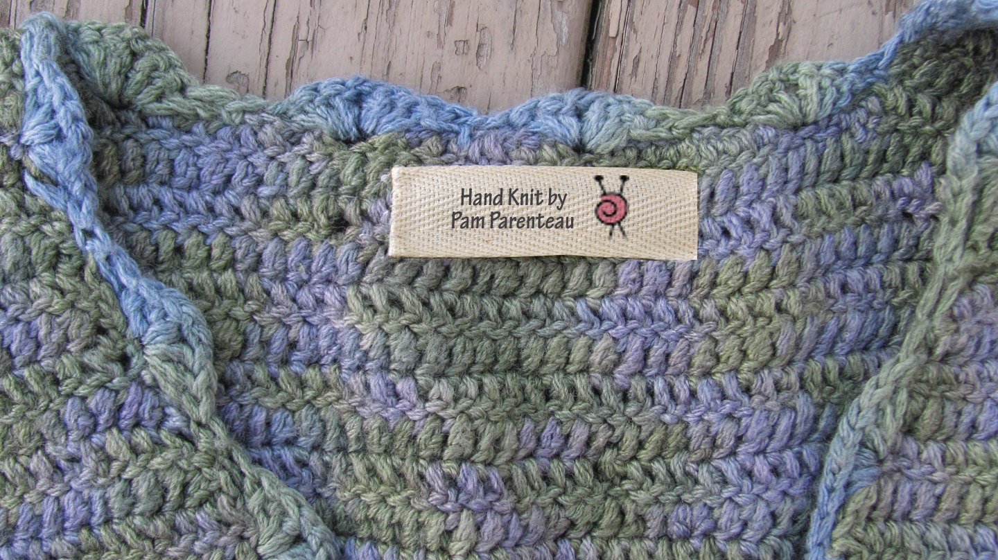 Personalized knitting labels-needles with swirl of yarn