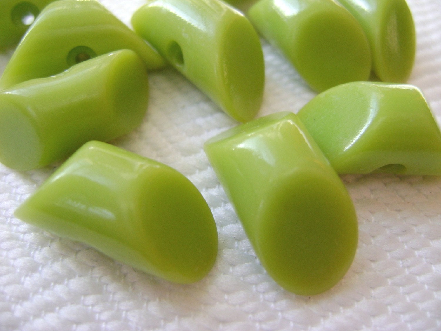 Toggle Vintage Buttons - 6 in Luscious Lime Green