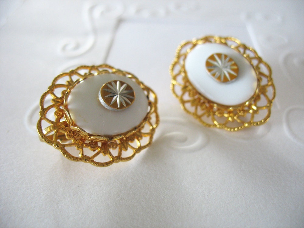 Vintage Clip on Earrings Gold Filigree Ovals with White Cabochon & Gold Aluminum Etched Starburst Centers