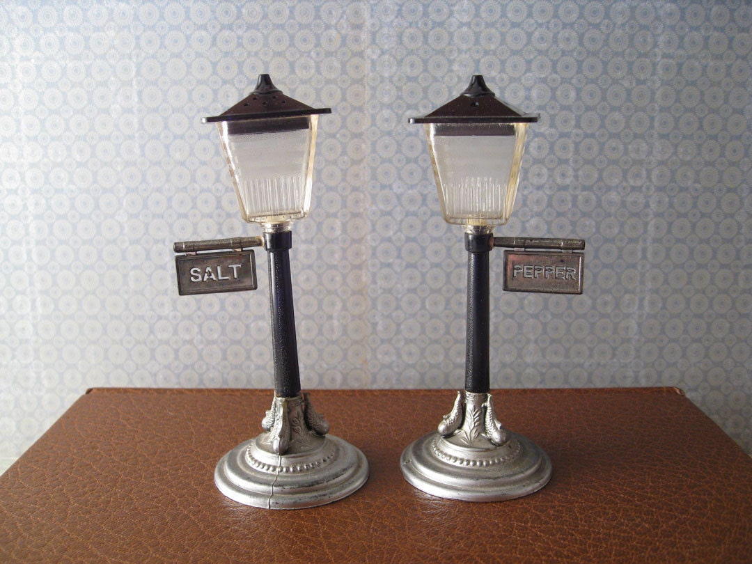Lamppost Salt and Pepper Shakers