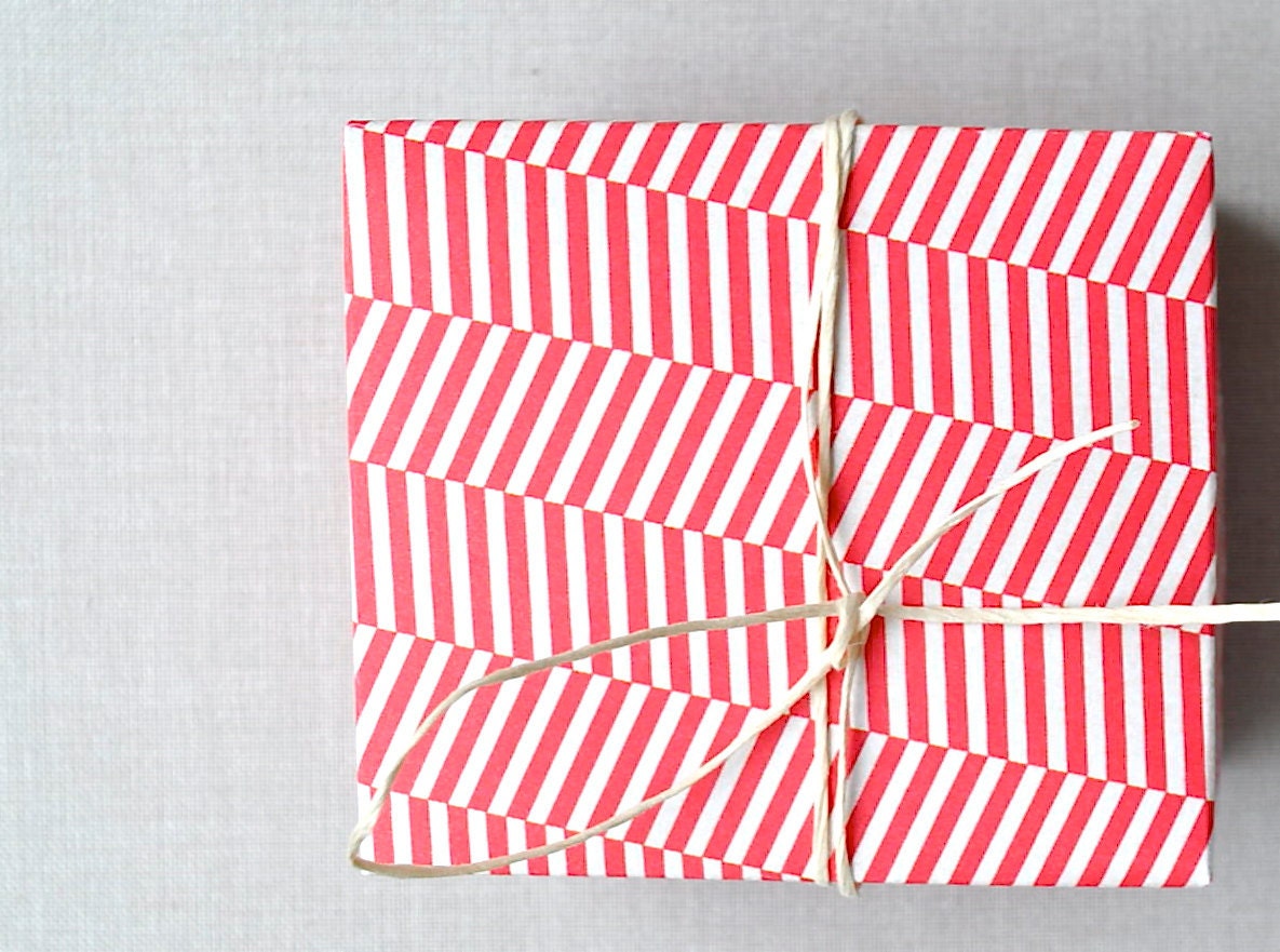 Holiday red and candy cane patterned handmade favor box. Set of 6. Favor boxes, party decoration, cherry red, candy cane.