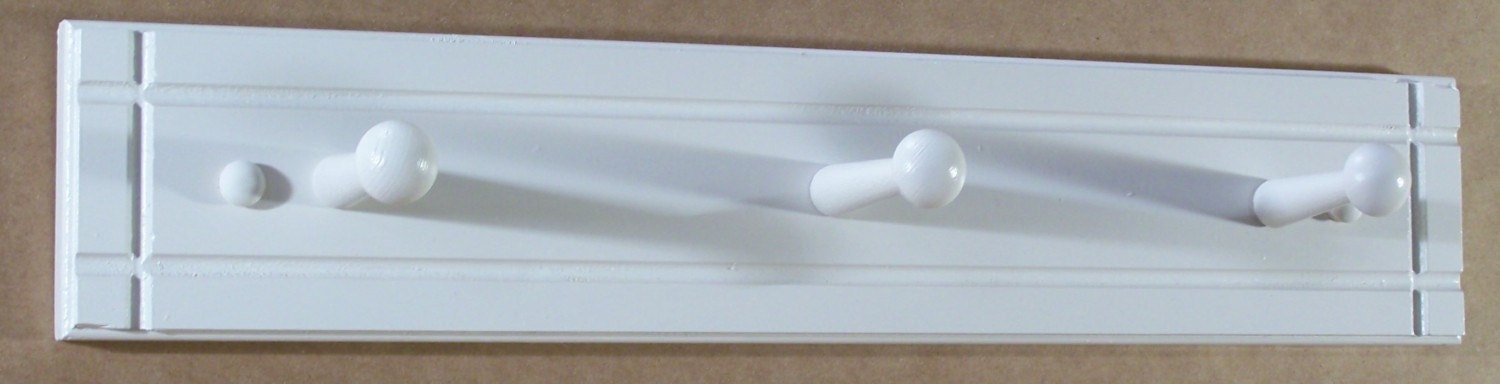 White solid wood 3 peg for coats, hats and garment