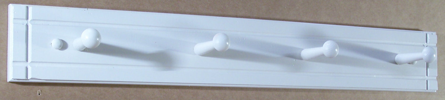White solid wood 4 peg for coats, hats and garment