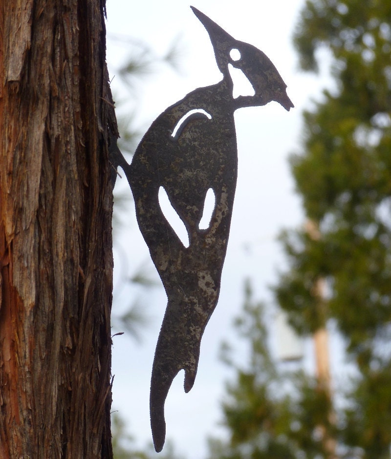 PILEATED WOODPECKER Lifesize Metal Cutout Post Garden Art 14 inch