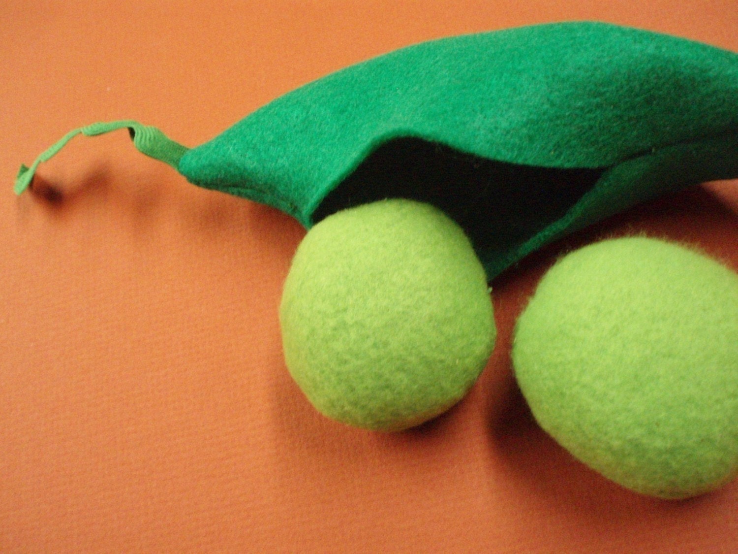 Pea Paw'd - cat nip pea pod toy