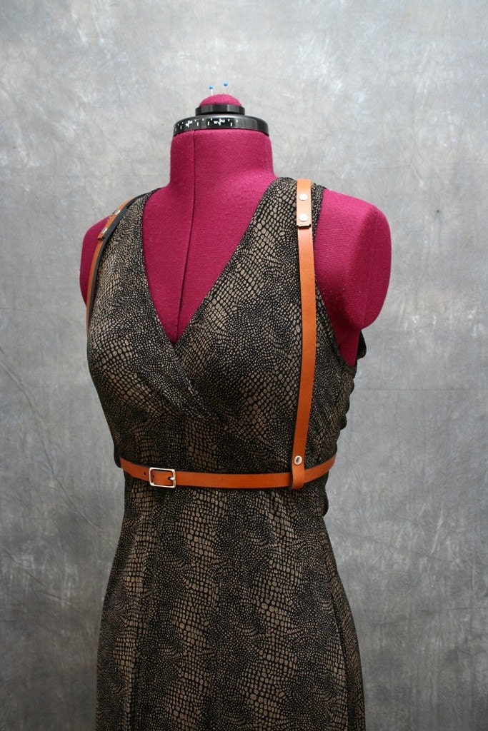 Jane Light Leather Harness in Caramel Brown