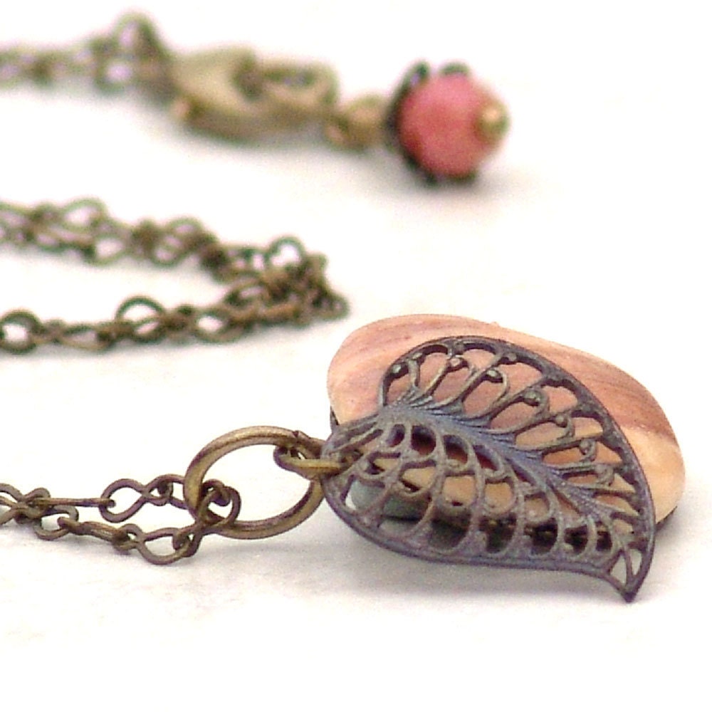 Boho Leaf Pink Pendant Necklace Summer Promise -Metal Seashell Shell Peach Earthy