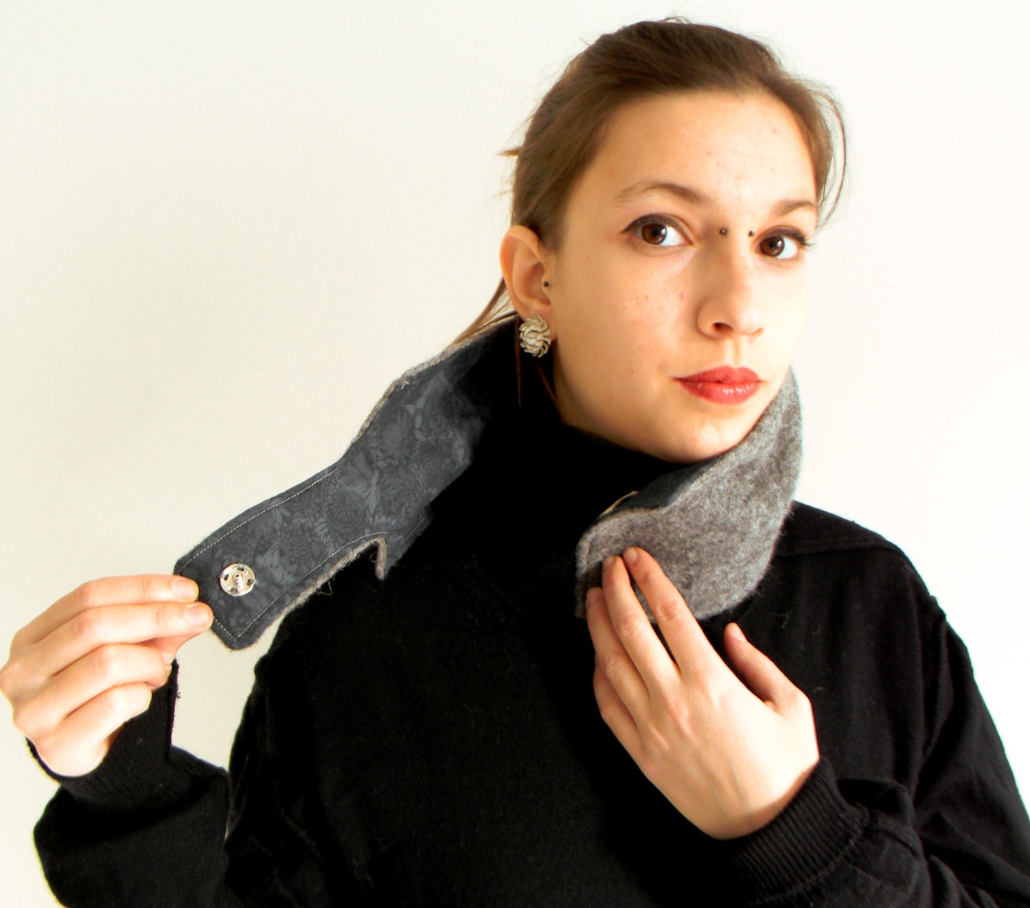 Gray wool cowl, french printed cotton lining