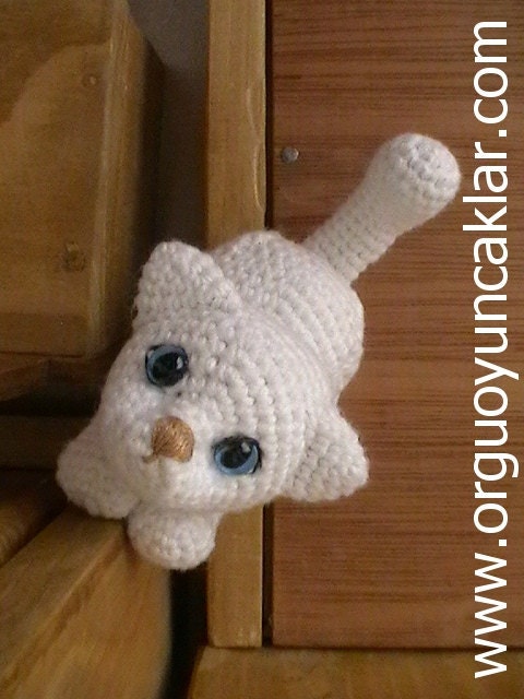 Amigurumi White Kitty Pattern