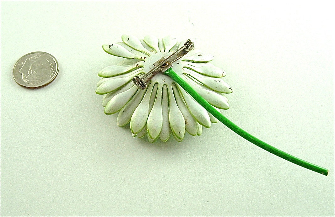 STOREWIDE SALE Vintage Wildflower Brooch Lime Chartreuse Green Enamel Flower Floral Jewelry Pin (Free Shipping USA)