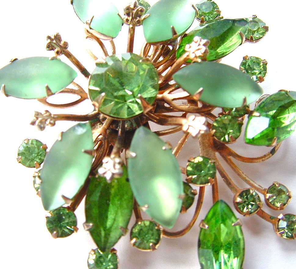 Rhinestone Brooch Vintage Peridot Jewelry Mint Green Art Glass Tiered Brooch, Free US Shipping